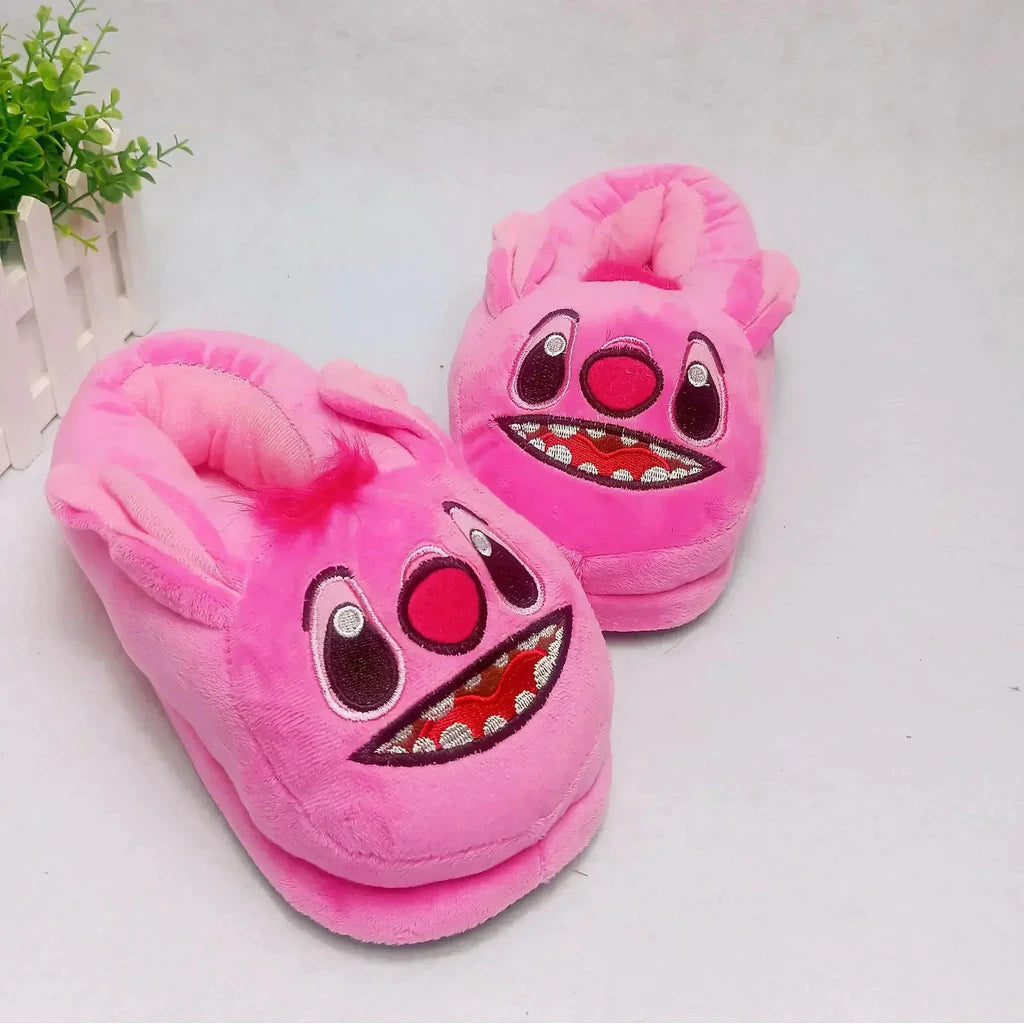 Pantufa Stitch e Angel: Conforto e Estilo para Seus Pés! 🦋✨