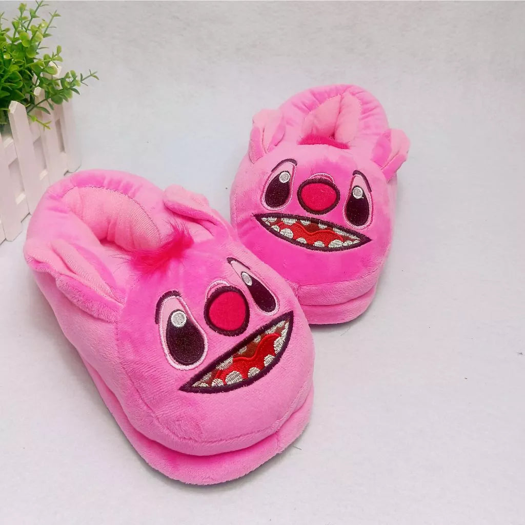 Pantufa Stitch e Angel: Conforto e Estilo para Seus Pés! 🦋✨