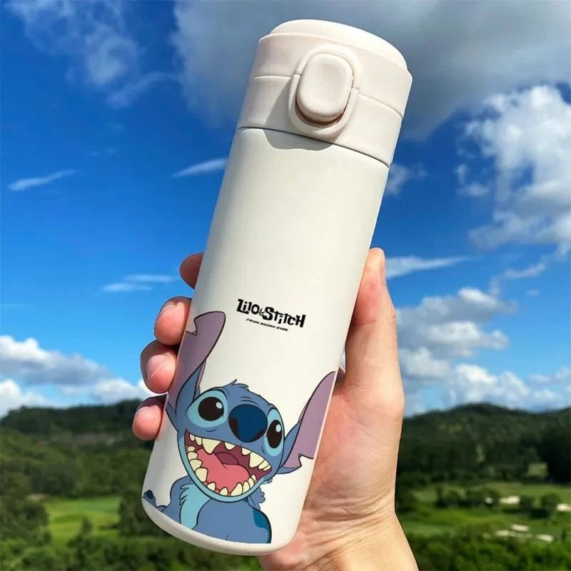 Garrafa Térmica Stitch e Angel – Mantenha Suas Bebidas na Temperatura Perfeita com Muita Fofura! 💙💜