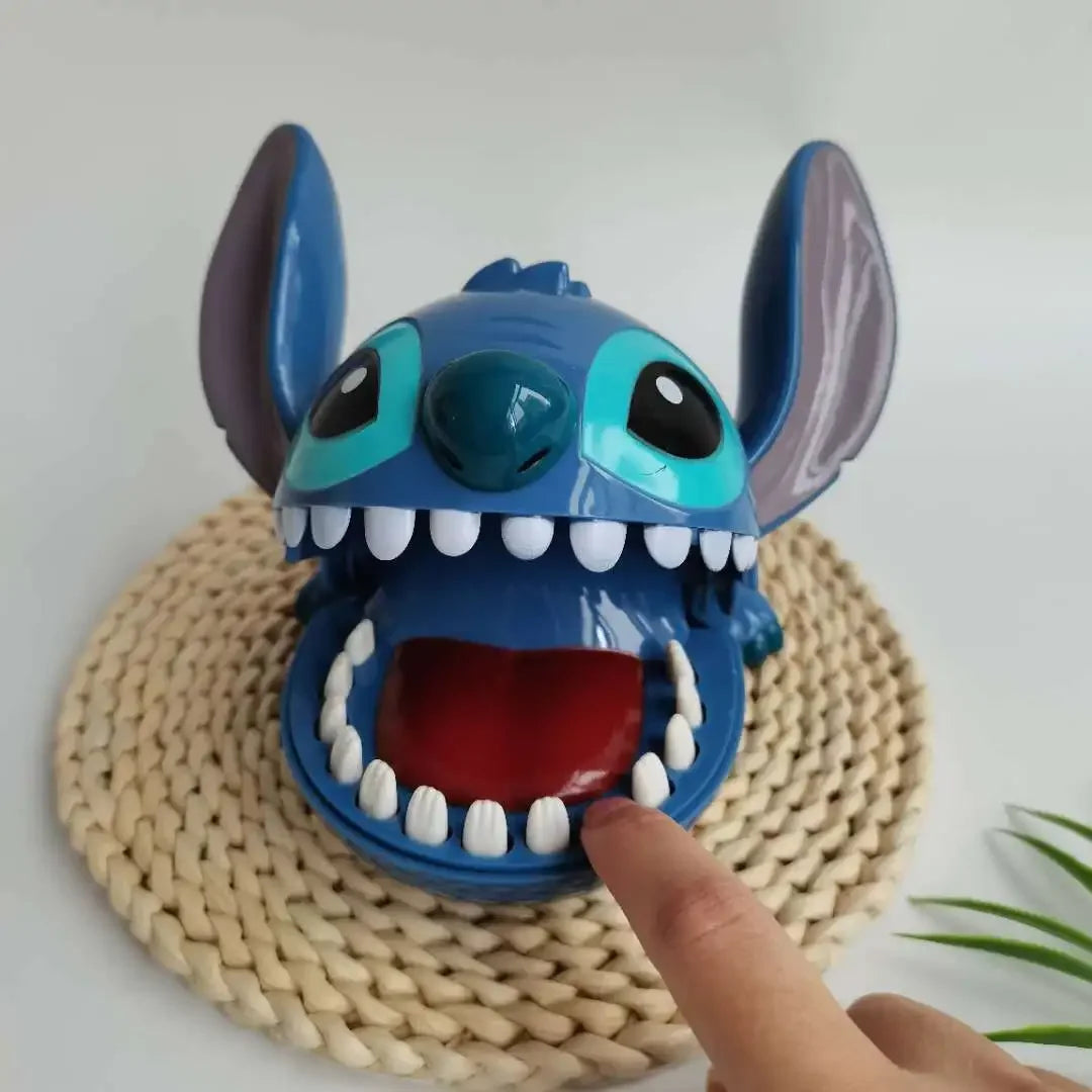 Brinquedo Divertido do Stitch: Quem Consegue Escapar da Mordida? 🦷💙