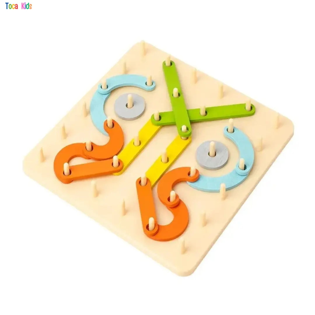 Kit Montagem Criativa: Tabuleiro de Pinos e Formas Coloridas - Toca Kids