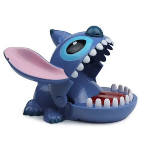 Brinquedo Divertido do Stitch: Quem Consegue Escapar da Mordida? 🦷💙