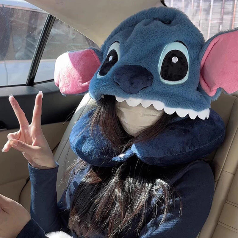 Almofada de Pescoço Stitch – Conforto Intergaláctico em Cada Viagem! 🚗✈️💙