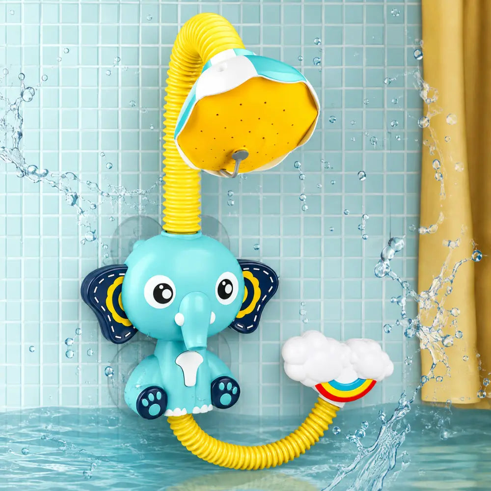 brincando na banheira com chuveirinho infantil AquaElefante verde menta