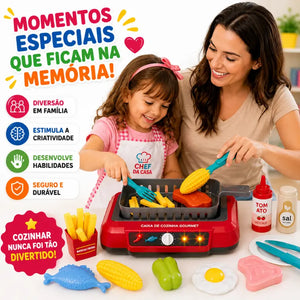 Mãe e filha brincando juntas com a Cozinha Magic Kids brinquedo de cozinha infantil