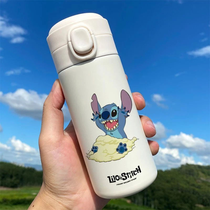 Garrafa Térmica Stitch e Angel – Mantenha Suas Bebidas na Temperatura Perfeita com Muita Fofura! 💙💜
